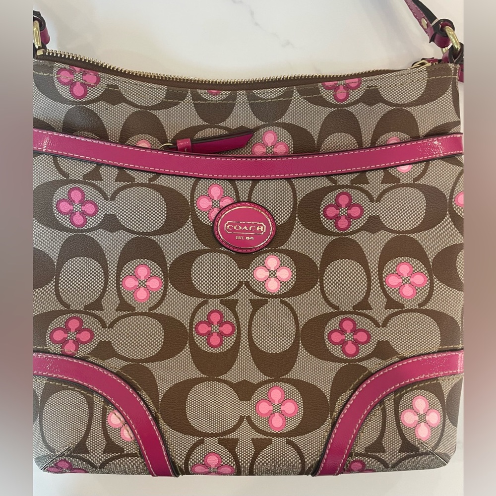 Beautiful Coach Messenger bag